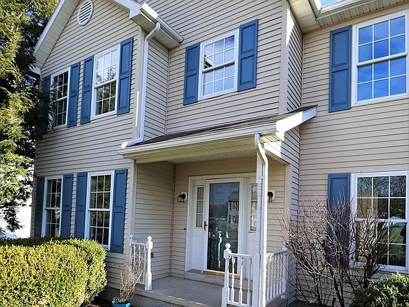 5th image of 7 Ambrose Dr