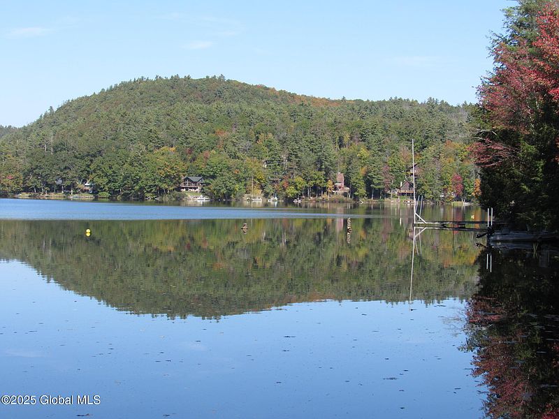 5th image of 139 Sherman Lake Rd