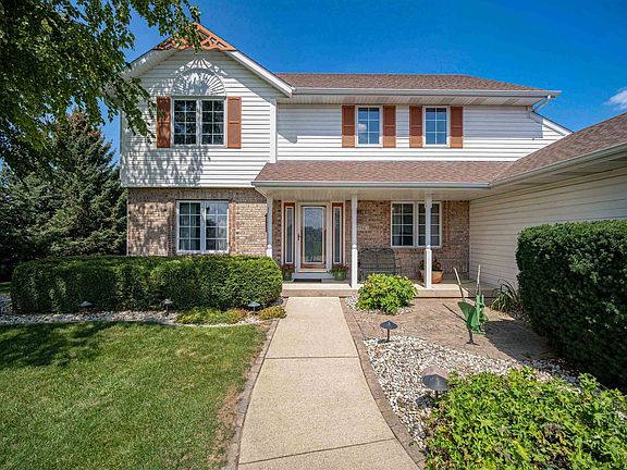 3rd image of 7594 Evelyn Dr