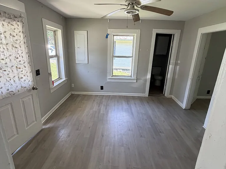 221 Sunset Ave — Photo 11