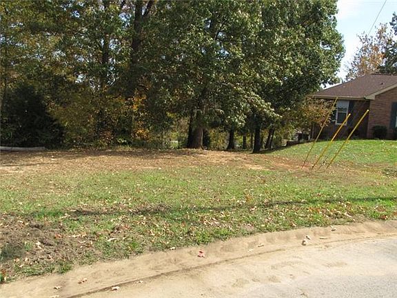 5th image of 2709 Lancashire Ct