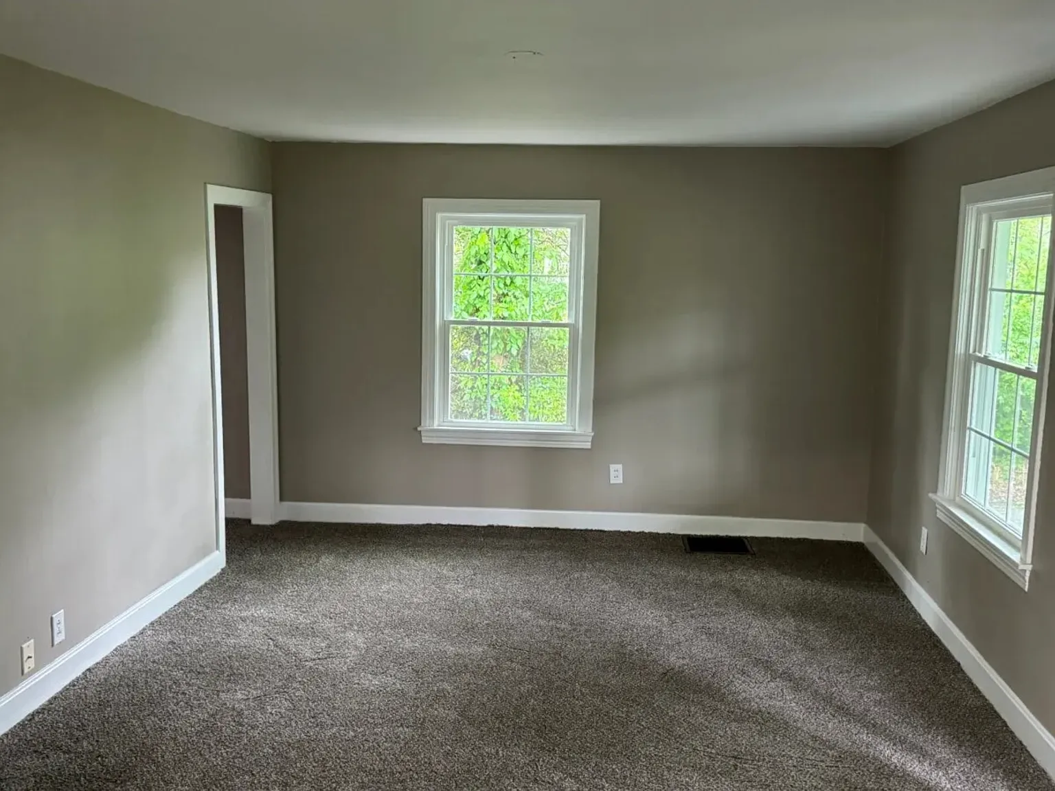 3 bed, 1.5 bath, 1512 sqft, $1,495 — Photo 2