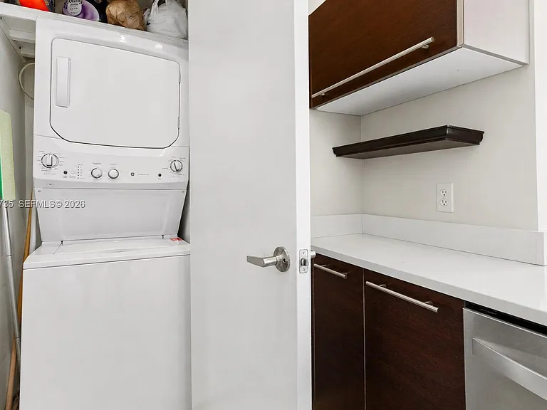 1900 N Bayshore Dr #715 — Photo 24