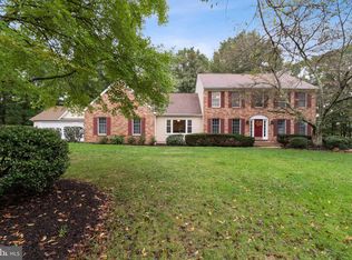 14954 Red Post Ct, Centreville, VA 20121