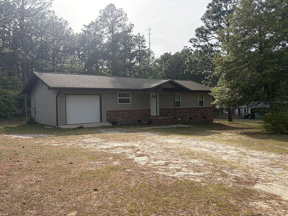 1st image of 890 W Lowe Ave
