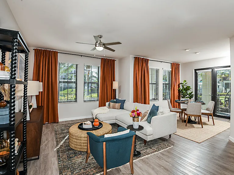 Lago Apartments — Photo 35