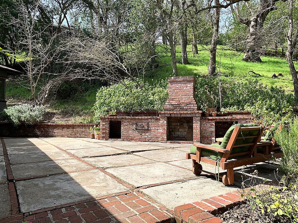 2nd image of 1060 Dolores Dr