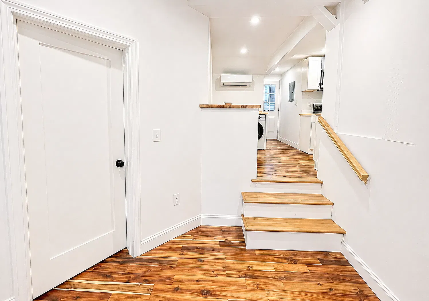 1 bed, 500 sqft, $2,200 — Photo 3