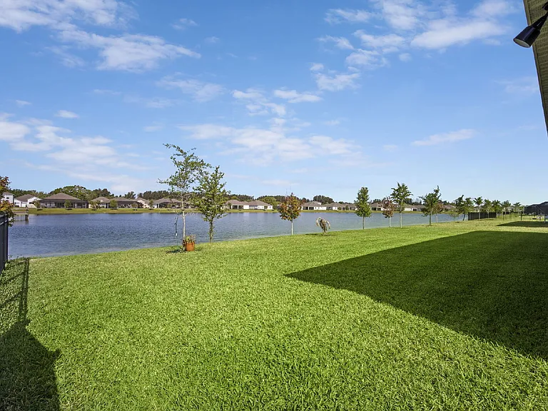 6185 Moonrise Dr — Photo 46