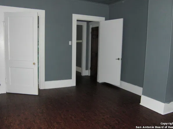 270 Post Ave APT 4, San Antonio, TX 78215