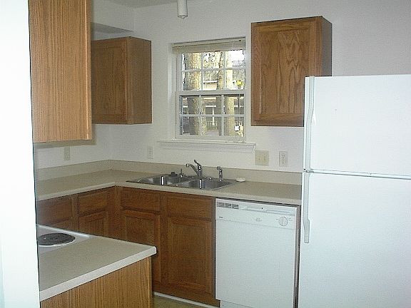 4th image of 102 Tamara Ln #C