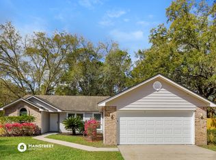 6850 Plum Lake Ln E, Jacksonville, FL 32222