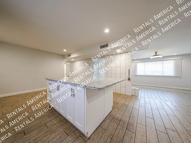 3213 S Albert Ave — Photo 15