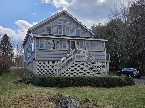 43 Rowdis Road, Greensboro, VT 05841