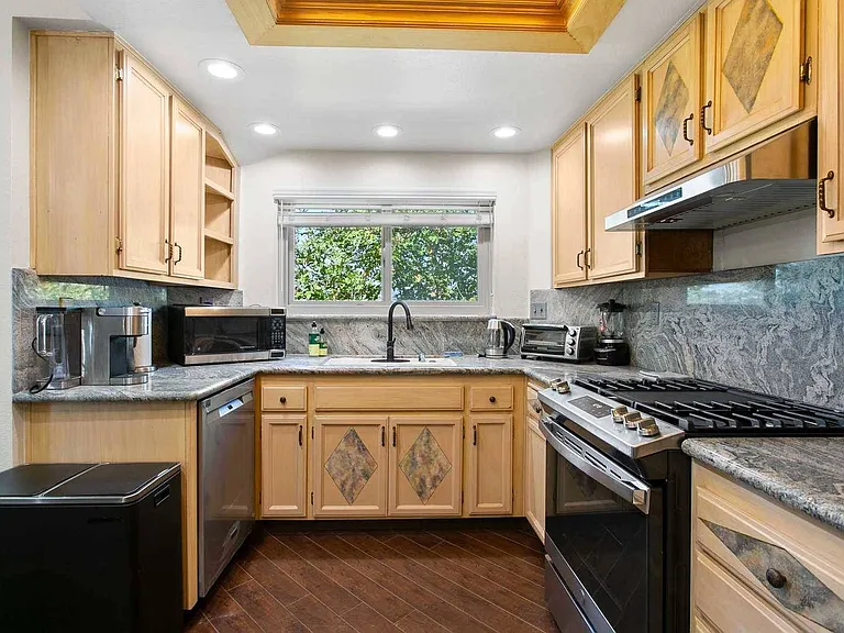 2910 Malaga Cir #A — Photo 9