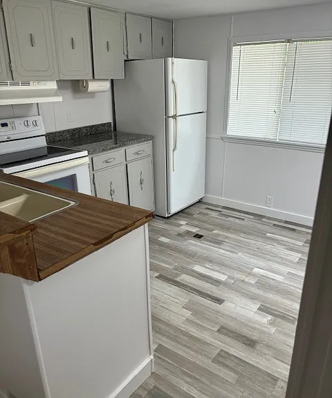 9308 Amy Ln — Photo 2