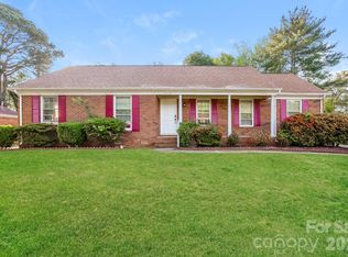 7114 Fox Hunt Rd, Charlotte, NC 28212