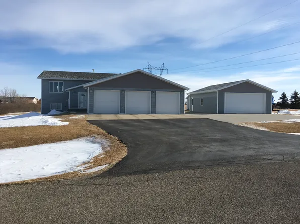 1441 Knollwood Dr, Bismarck, ND 58501