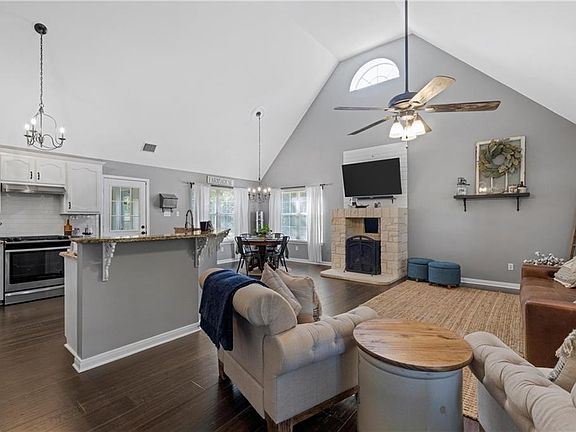 5th image of 936 Taylor Oaks Dr