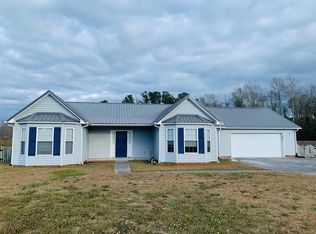 109 Granny Dr, Sneads Ferry, NC 28460