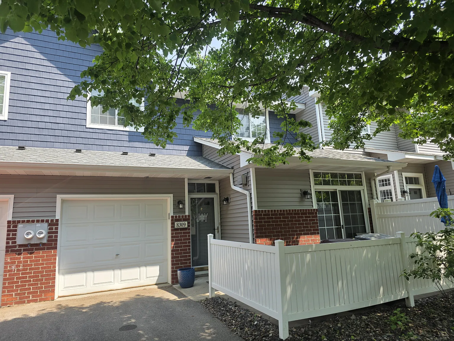 2 bed, 1225 sqft, $1,950 — Photo 1