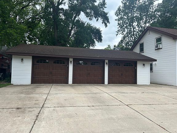 3rd image of 640 3rd St N