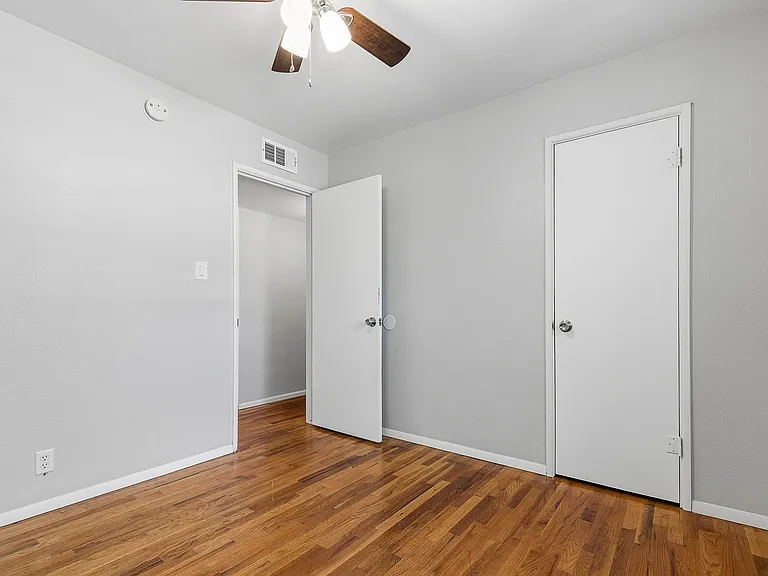 2300 Aspen Dr — Photo 18