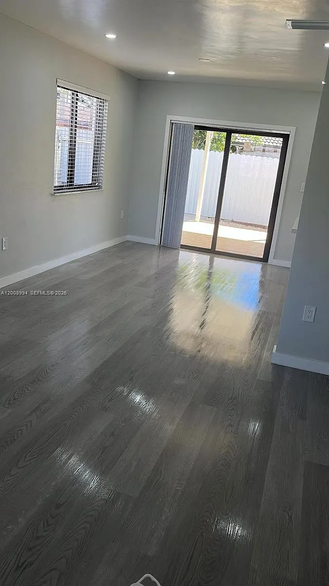 Building Photo - 11050 SW 5th St #11050