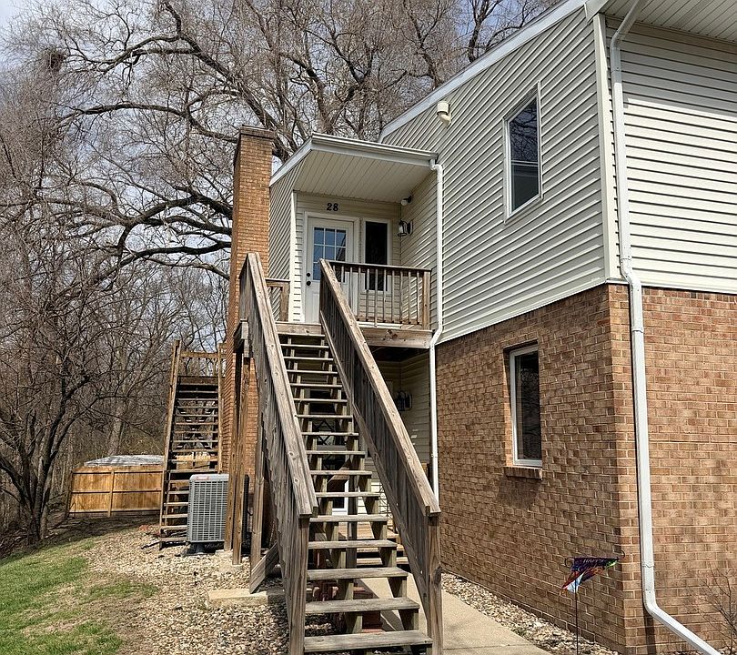 1st image of 903 N Linden St Unit 28