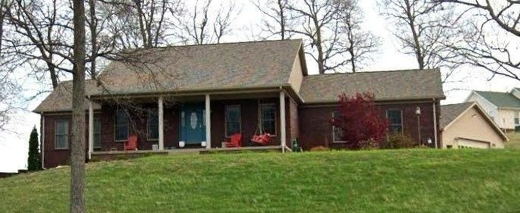 890 Logan Ln - Property Image
