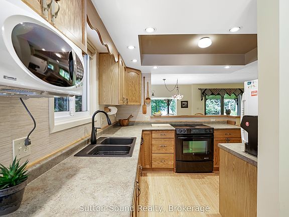 5th image of 152 Old Mill Rd
