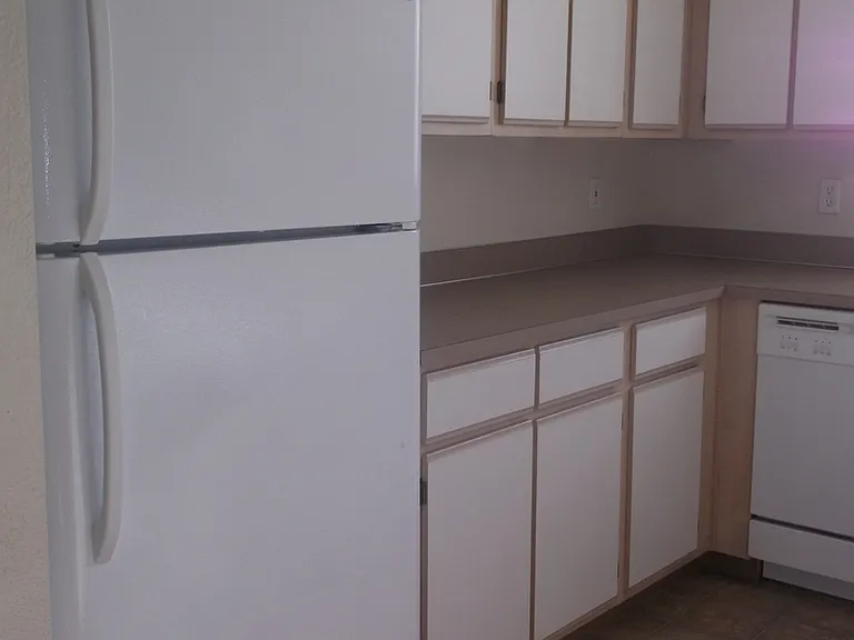 167-Triple Crown Apts — Photo 30