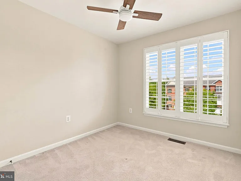107 Hearth Ct — Photo 15