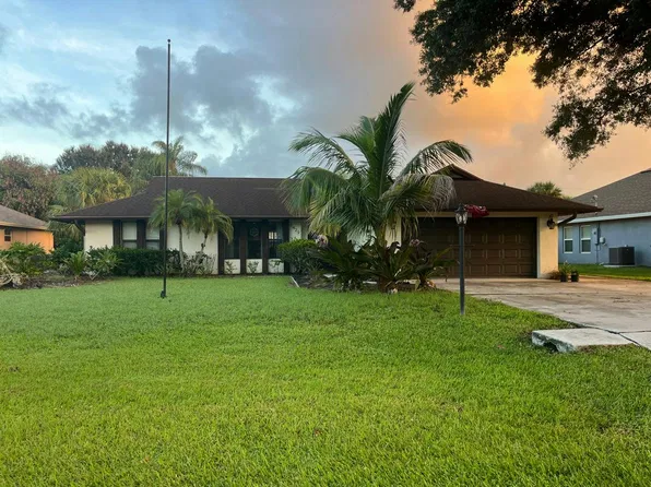 2429 SE Betty Rd, Port Saint Lucie, FL 34952