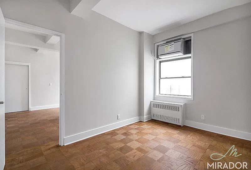 132 East 45th Street — Photo 4