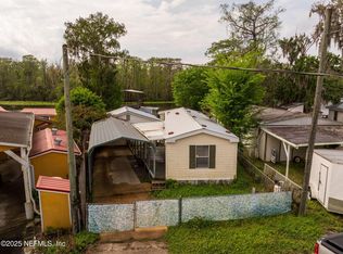 162 Smith Ln, Satsuma, FL 32189