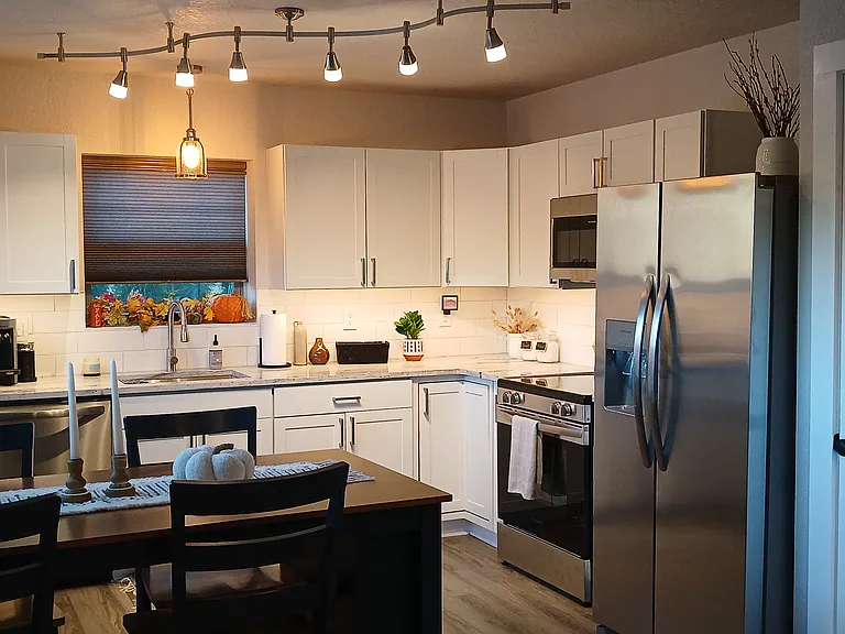 177 Carsen Loop — Photo 2