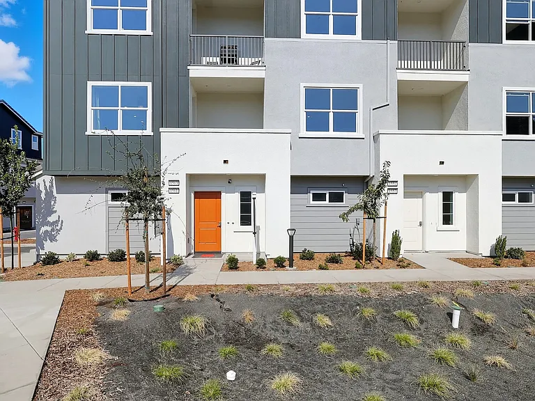 1555 Silverado Terrace Loop #36 — Photo 14