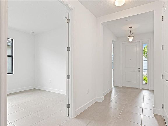 3rd image of 12545 SW Emerald Estuary Terrace