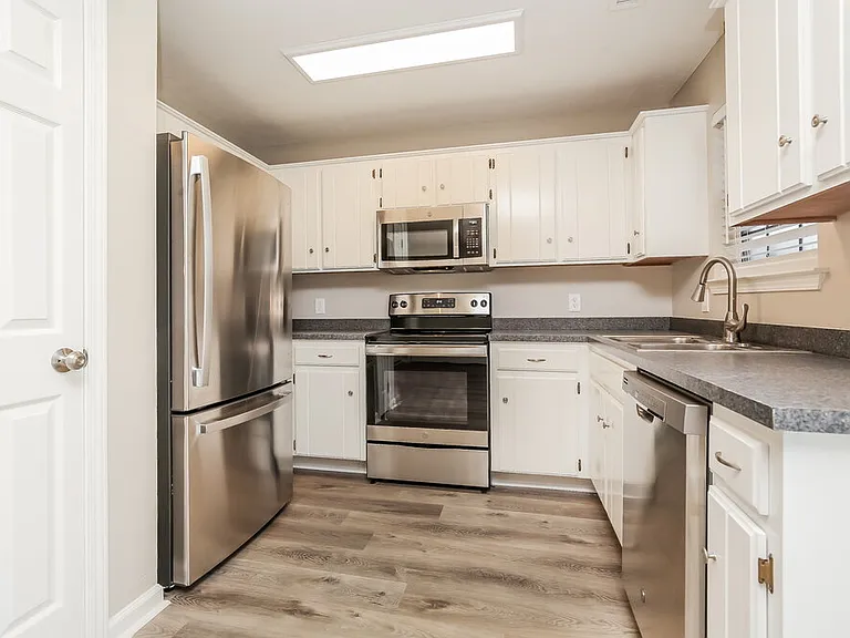 805 Stone Flower Ct — Photo 7