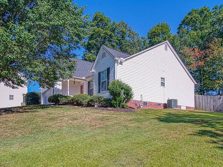 17 Waterfield Ct — Photo 35