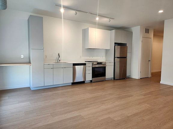 2nd image of 2611 2nd Ave S #302