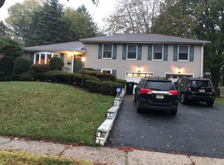 558 Clinton Rd, Paramus, NJ 07652