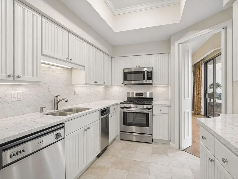 101 Westcott St #305 — Photo 12