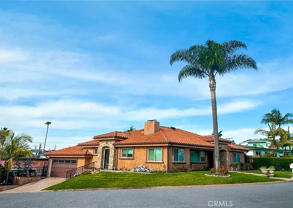 401 Holmwood Dr