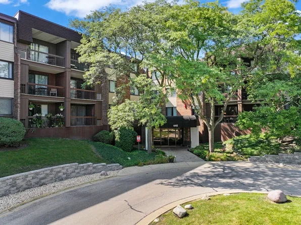 440 Raintree Ct Unit 1M, Glen Ellyn, IL 60137