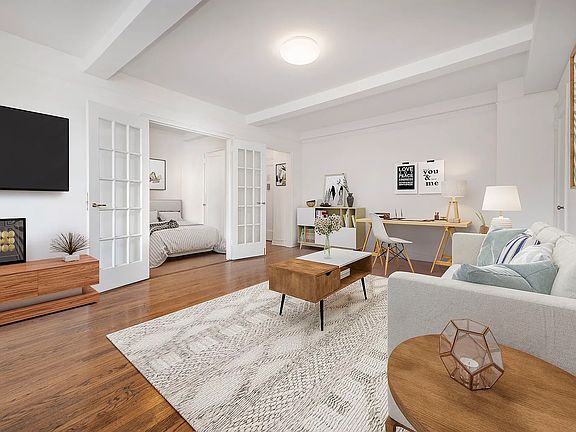 3rd image of 445 W 23rd St APT 5C