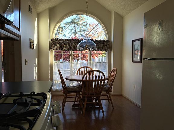 2nd image of 1614 Sweetbay Dr