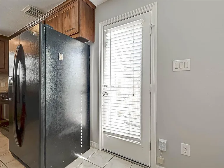 3508 Garrow St — Photo 8