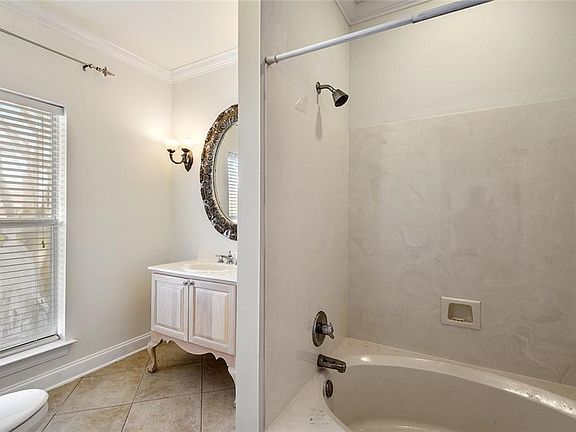 4th image of 1416 Mimosa St